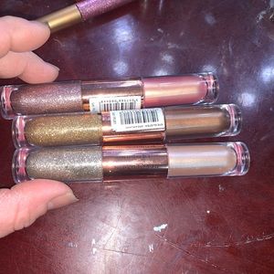 Makeup revolution eye glisten